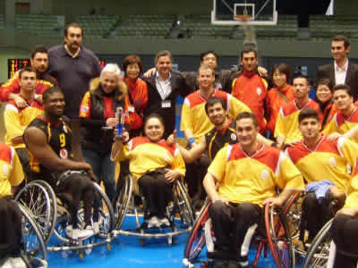 Cumhurbaşkanı Gül'den Galatasaray Tekerlekli Sandalye Basketbol Takımına Tebrik